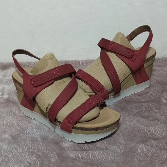 OTBT Burgundy Strappy Sandals - Picture 1 of 9